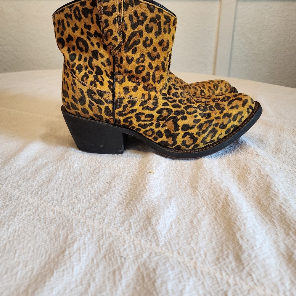 Leopard Print Laredo Leathet Ankle Cowgirl Boots - Picture 6 of 8